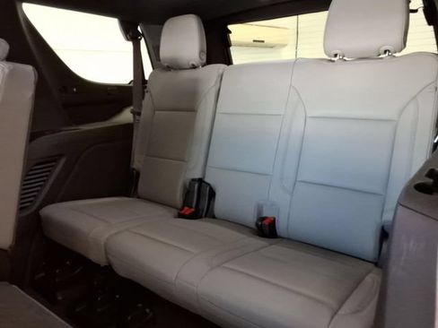 Used 2023 Chevrolet Tahoe LT w/ Luxury Package RWD image 13