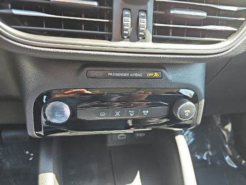 New 2025 Ford Escape SE w/ Class II Trailer Tow Package image 15
