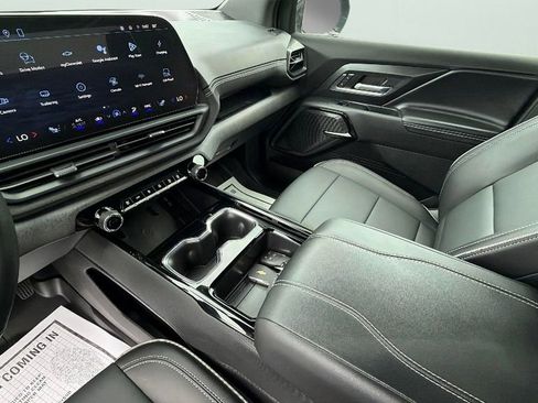 Certified 2026 Chevrolet Silverado EV LT AWD/4WD image 19