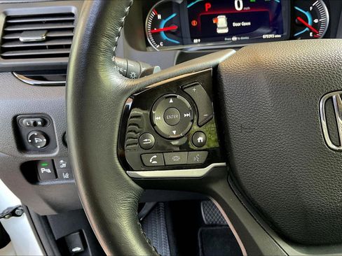 Used 2019 Honda Pilot Touring image 11