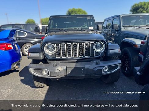 Used 2025 Jeep Wrangler Unlimited Sahara w/ Safety Group AWD/4WD image 9