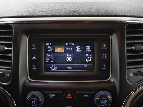 Used 2014 Jeep Grand Cherokee Laredo AWD/4WD image 15