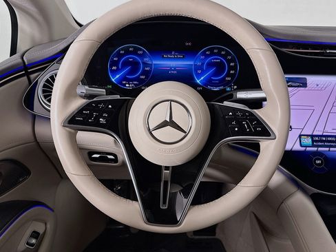 Used 2023 Mercedes-Benz EQS 580 4MATIC Sedan image 32