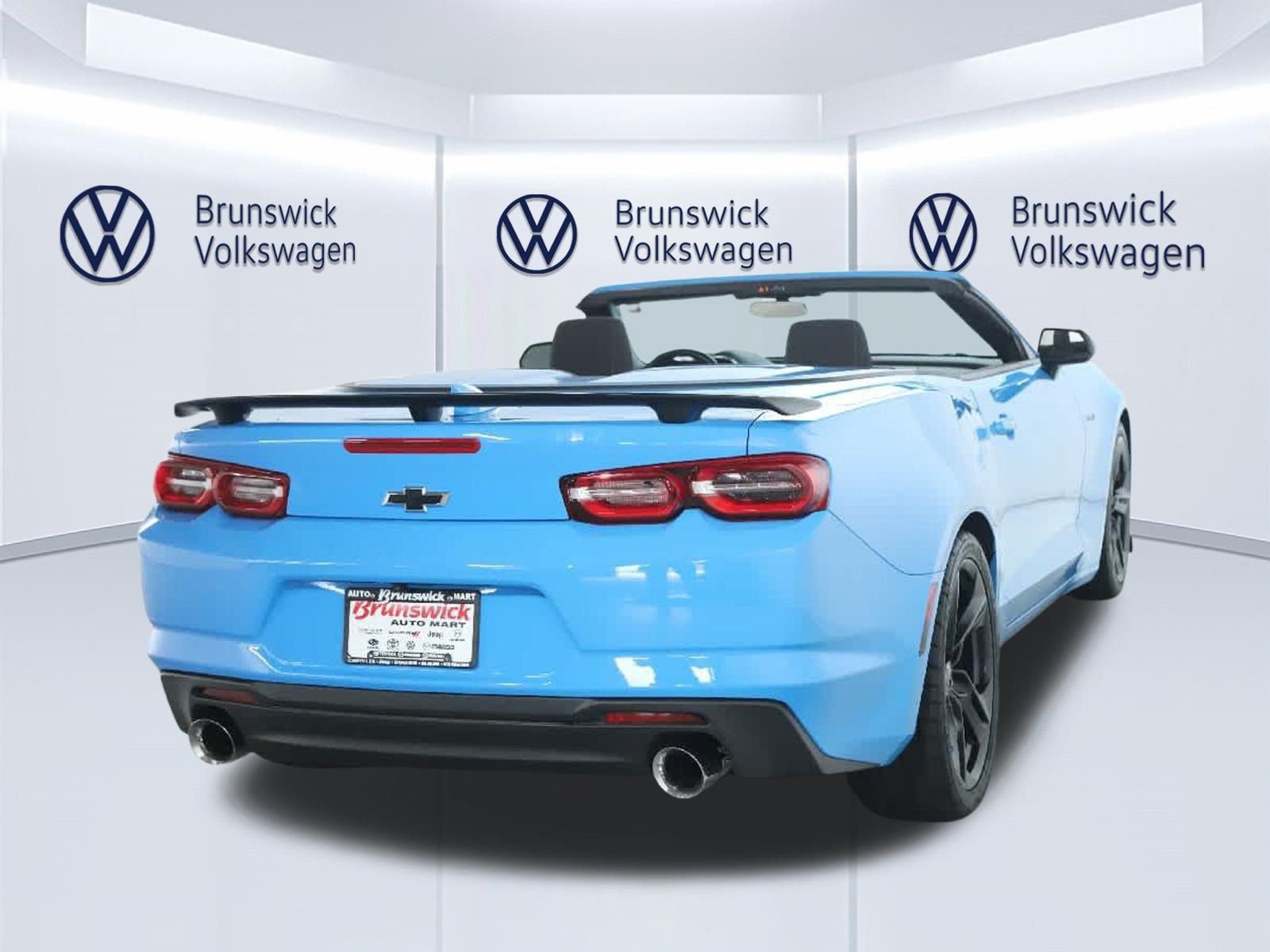 Used 2022 Chevrolet Camaro LT RWD image 47