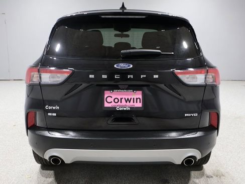 Used 2022 Ford Escape SE image 3