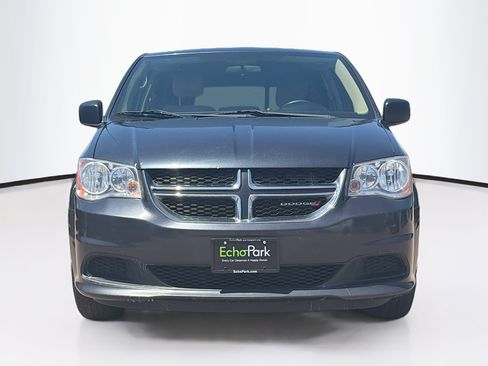 Used 2014 Dodge Grand Caravan SE w/ Quick Order Package 29E SE FWD image 2