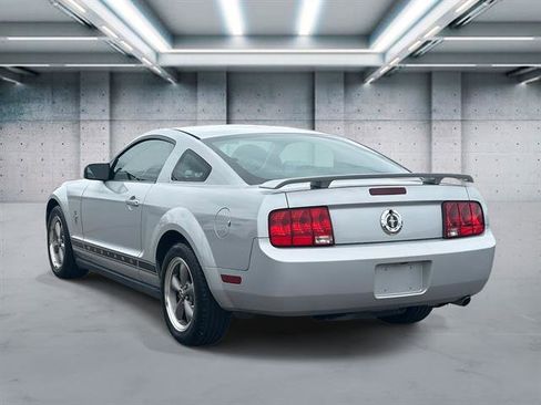 Used 2006 Ford Mustang Deluxe RWD image 6