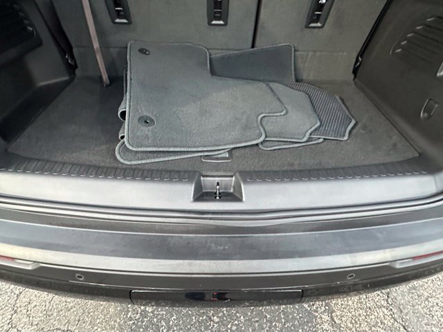 Used 2025 Chevrolet Traverse LT w/ Midnight/Sport Edition FWD image 15