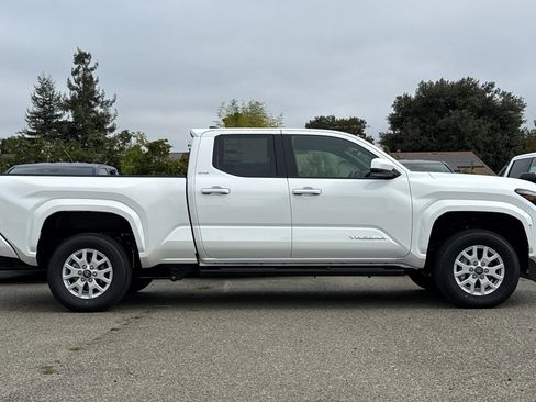 New 2025 Toyota Tacoma SR5 image 9