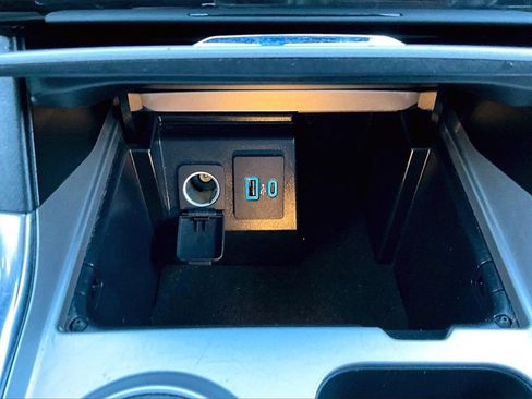 Used 2023 Ford Explorer Limited image 17