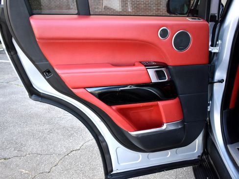 Used 2014 Land Rover Range Rover Autobiography image 12