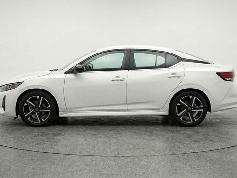 Used 2025 Nissan Sentra SV image 5