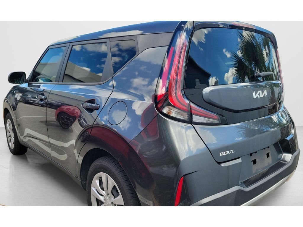 Used 2023 Kia Soul LX FWD image 8