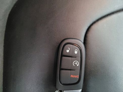 Used 2020 Jeep Cherokee Latitude Plus FWD image 32