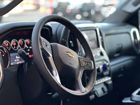 Used 2022 Chevrolet Silverado 2500 LT w/ Fleet Comfort Package AWD/4WD image 3