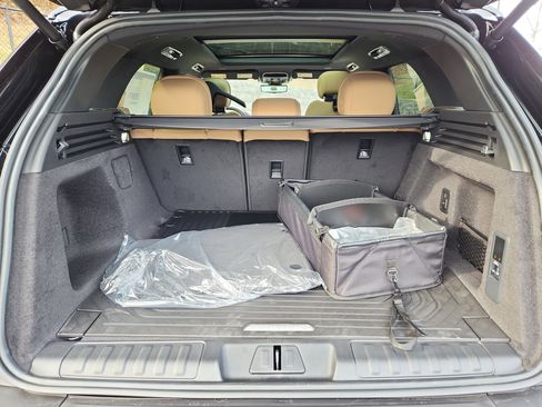 New 2026 Land Rover Range Rover Sport SE image 13