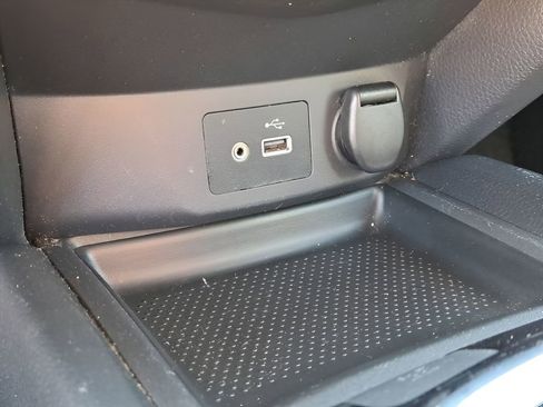 Used 2018 Nissan Rogue SV image 24