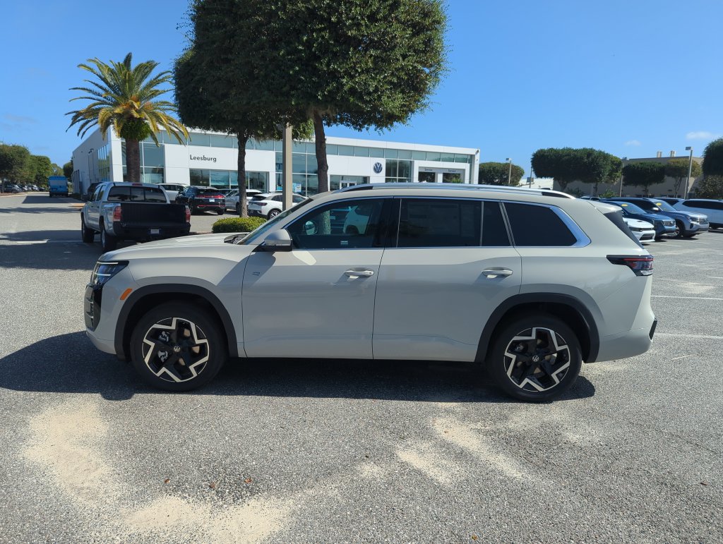 New 2027 Volkswagen Atlas SEL R-Line AWD/4WD image 11