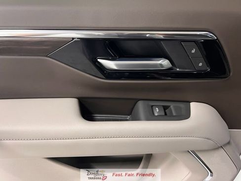New 2026 Chevrolet Suburban LT w/ Comfort Package AWD/4WD image 32
