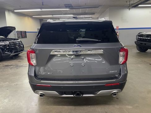 Certified 2022 Ford Explorer Limited w/ Limited Technology Package AWD/4WD image 6