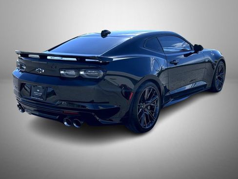 Used 2021 Chevrolet Camaro ZL1 w/ LPO, ZL1 Protection Package RWD image 5