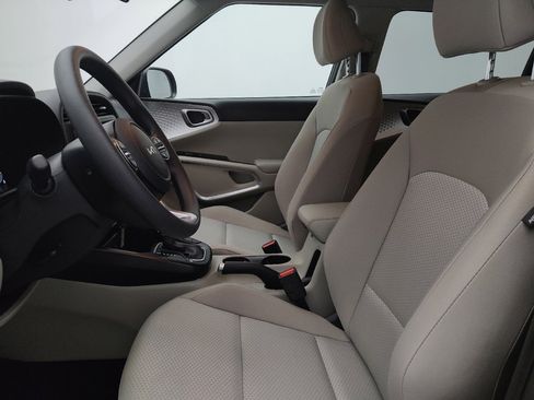 Used 2025 Kia Soul LX w/ LX Technology Package image 17