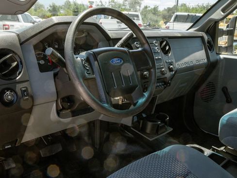 Used 2016 Ford F550 2WD Crew Cab Super Duty image 10