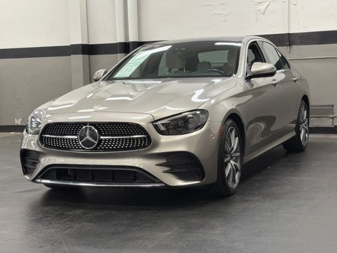 Used 2023 Mercedes-Benz E 350 4MATIC Sedan image 5