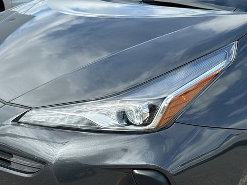 Used 2022 Toyota Prius L Eco image 9