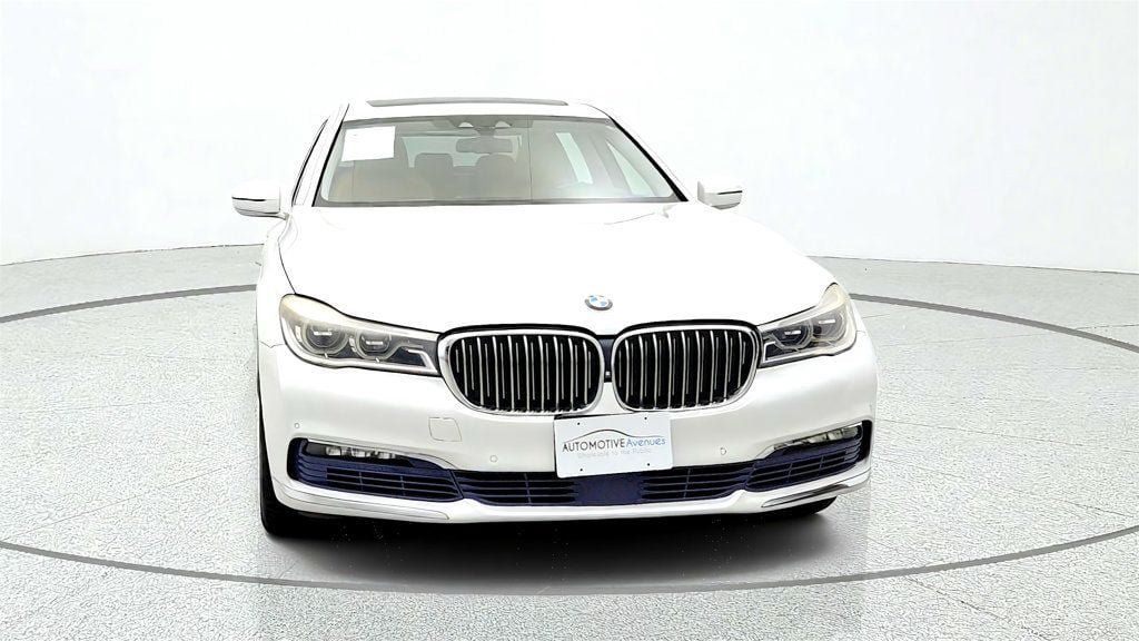 Used 2016 BMW 750i xDrive AWD/4WD image 2