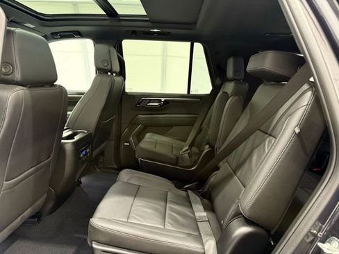 Used 2025 Chevrolet Tahoe Z71 image 18