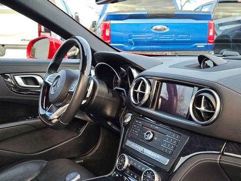 Used 2017 Mercedes-Benz SL 550 image 12