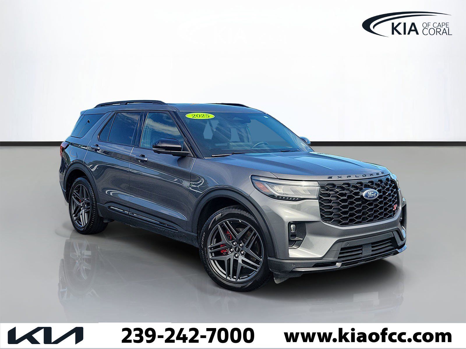 Used 2025 Ford Explorer ST w/ Sun And Sound Package RWD image 1