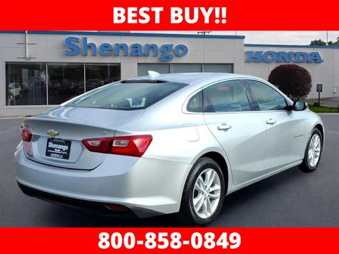Used 2018 Chevrolet Malibu LT image 3