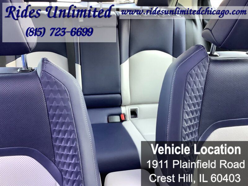 Used 2019 Lexus UX 250h w/ Premium Package AWD/4WD image 40