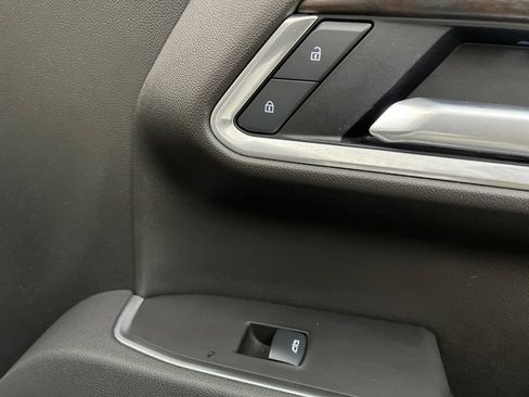 Used 2025 GMC Sierra 1500 SLT AWD/4WD image 23