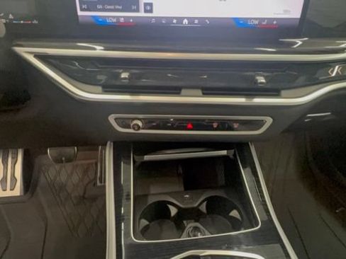 Used 2024 BMW X5 xDrive40i w/ M Sport Package AWD/4WD image 23