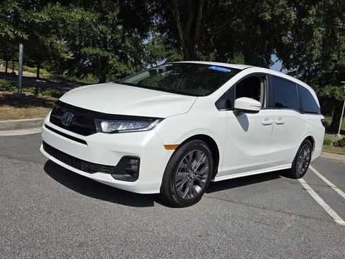 Certified 2025 Honda Odyssey Touring image 3