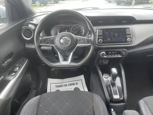 Used 2018 Nissan Kicks SV FWD image 22