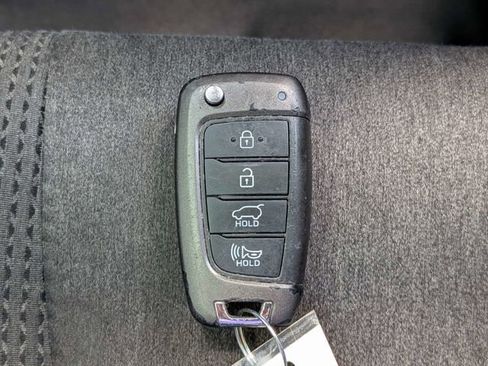 Used 2019 Hyundai Santa Fe SE image 27