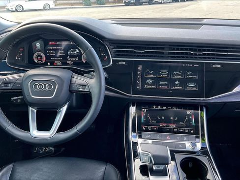 Used 2022 Audi Q8 Premium Plus w/ Premium Plus Package image 15