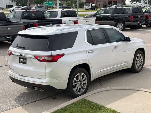 Used 2021 Chevrolet Traverse Premier w/ LPO, Floor Liner Package AWD/4WD image 6