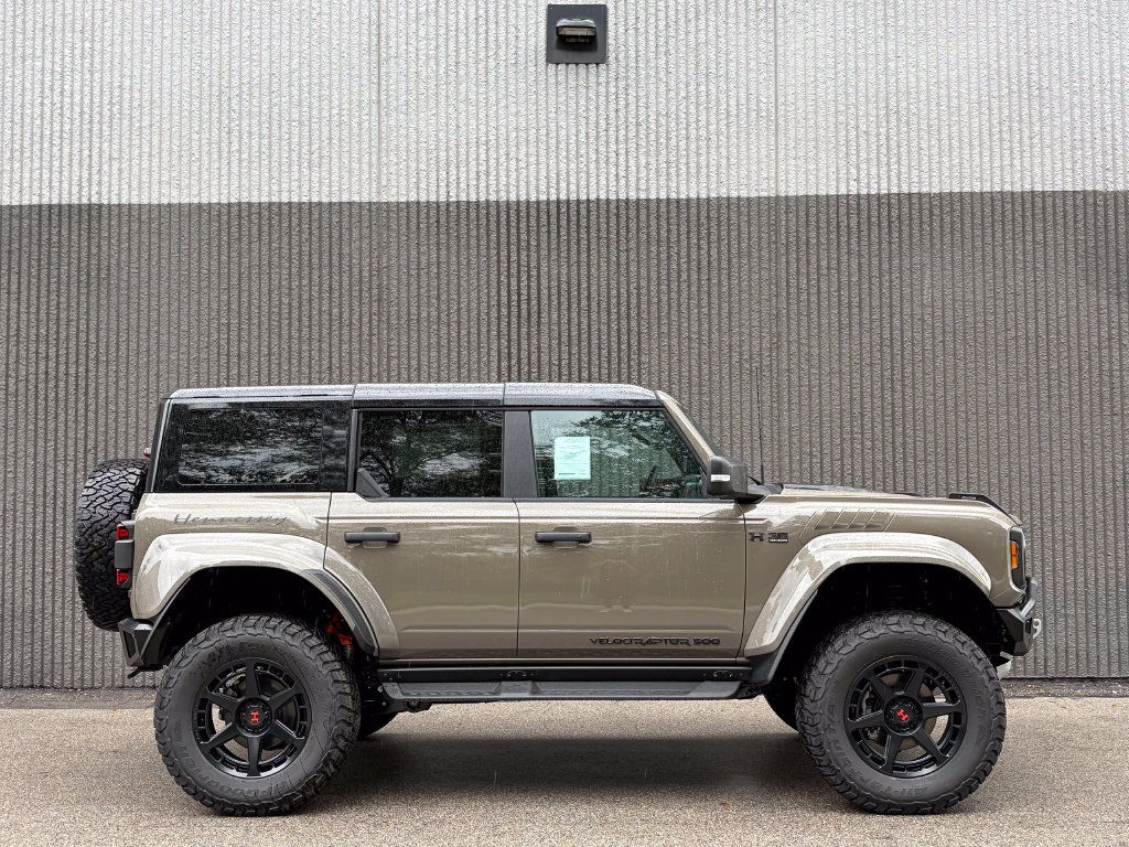 New 2026 Ford Bronco Raptor w/ Interior Carbon Fiber Pack AWD/4WD image 8