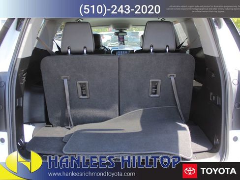 Used 2023 GMC Acadia SLT image 11