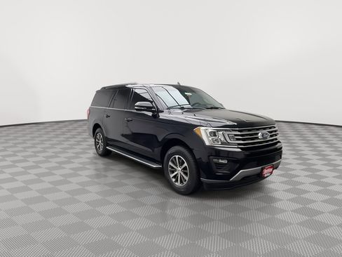 Used 2018 Ford Expedition Max XLT w/ Equipment Group 202A AWD/4WD image 39