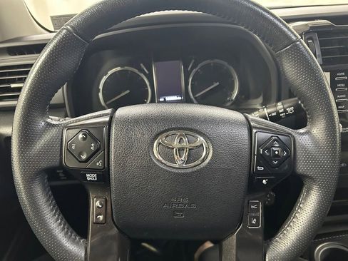 Used 2021 Toyota 4Runner Venture w/ Moonroof Package AWD/4WD image 19