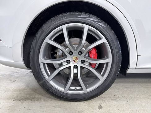 Certified 2023 Porsche Cayenne GTS w/ Premium Package Plus AWD/4WD image 16