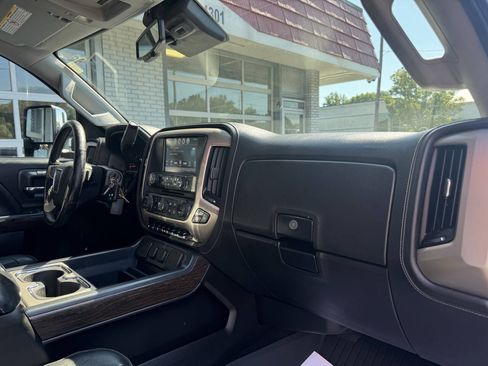 Used 2018 GMC Sierra 2500 Denali w/ Duramax Plus Package AWD/4WD image 42
