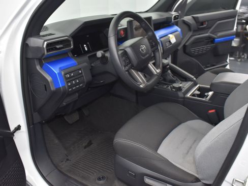 Used 2025 Toyota 4Runner TRD Off-Road image 12