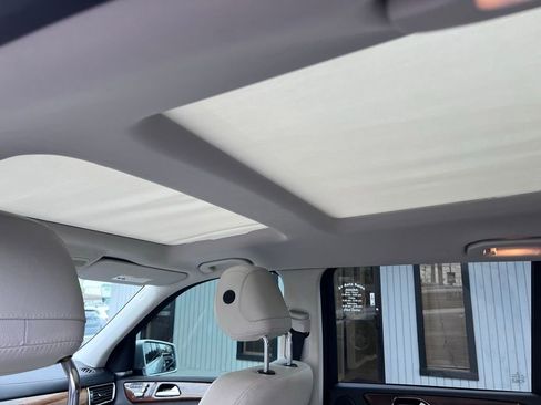 Used 2018 Mercedes-Benz GLS 450 4MATIC w/ Premium Package image 23